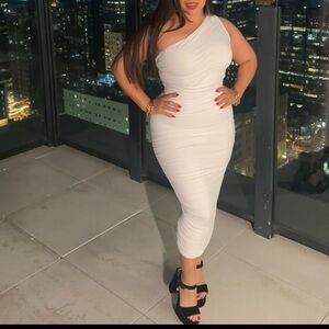 Elegant White One-Shoulder Dress